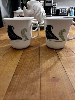 Vintage 90's Corelle Corningware Black Orchid Discontinued Pattern Cup Set of 4